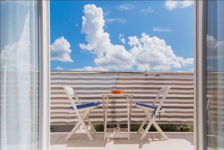 Apartment A2 – Sea-view balcony