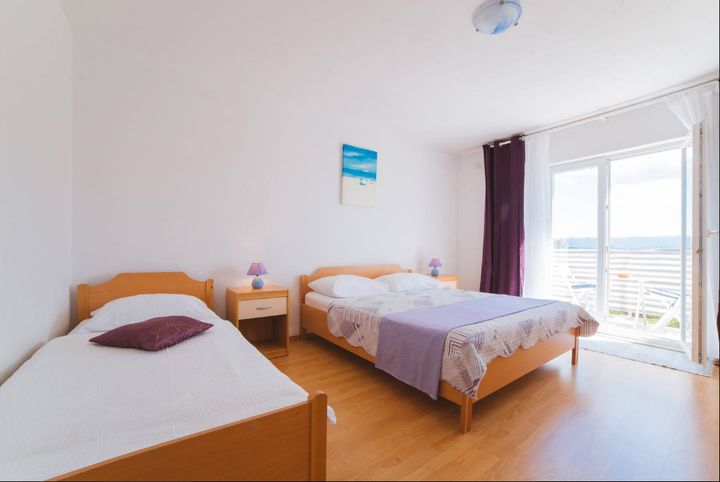 Apartment A2 – South bedroom with sea view