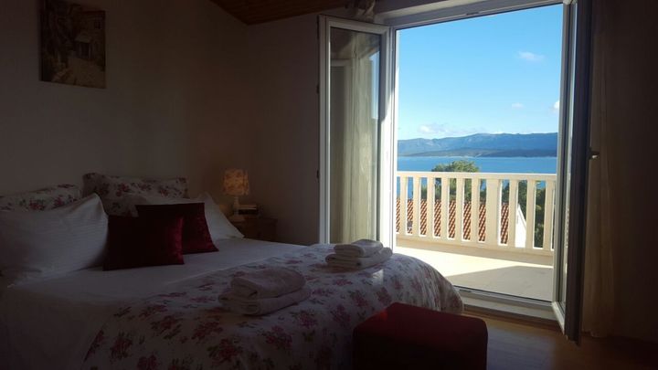 Apartment A4 – Bedroom with sea view